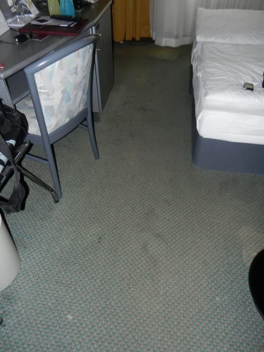 Sind das 4 Sterne? Leonardo Hotel Berlin KU´DAMM