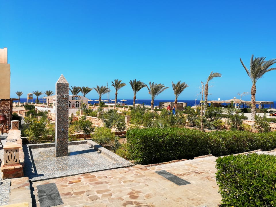 Strand Rohanou Beach Resort