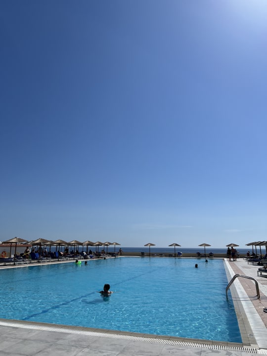 Pool Eden Roc Resort
