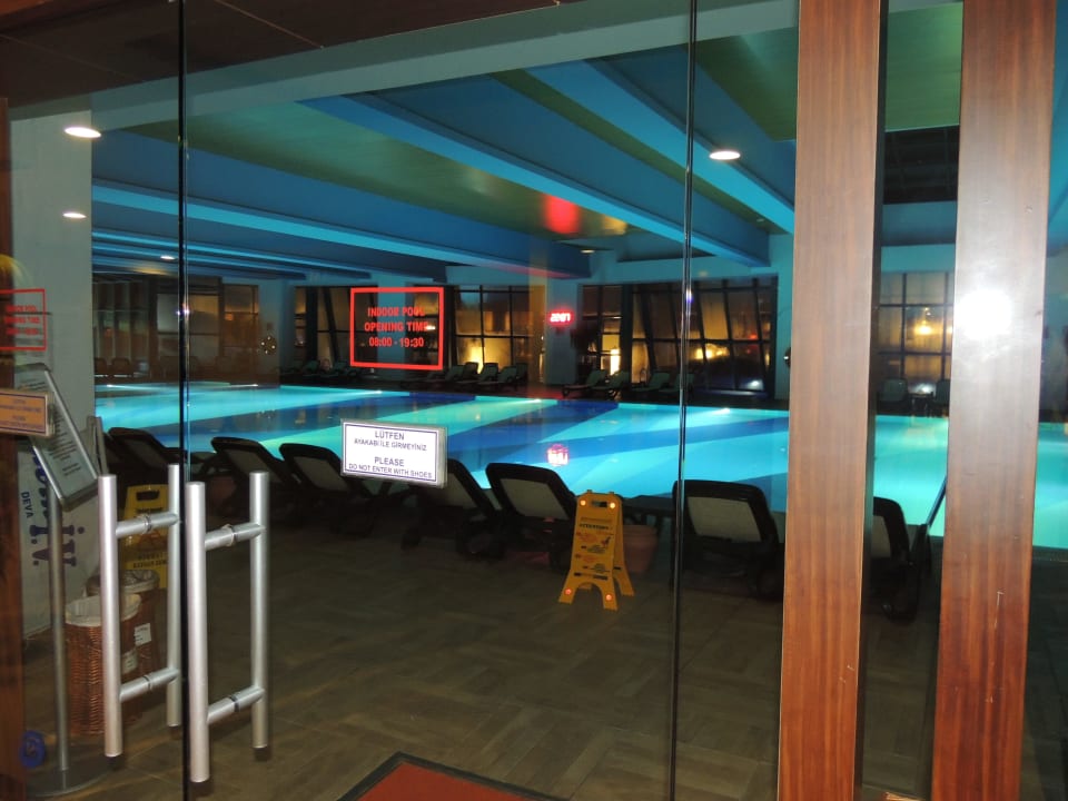 Indoorpool Limak Lara Deluxe Hotel & Resort