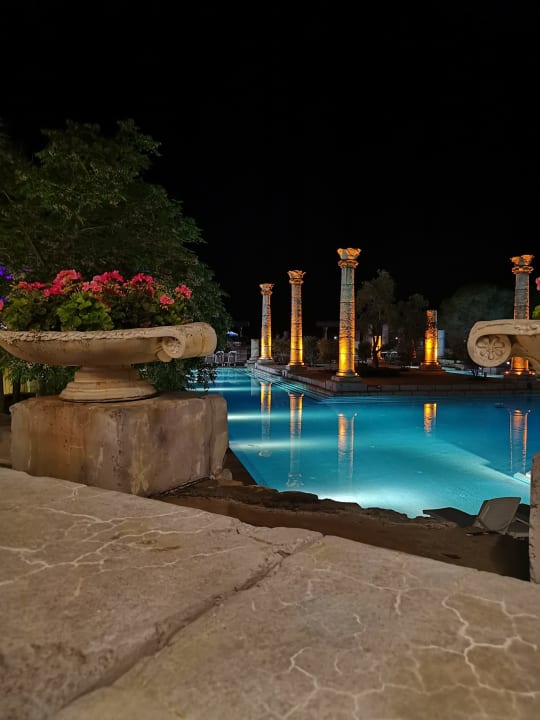 Pool Xanadu Resort Hotel