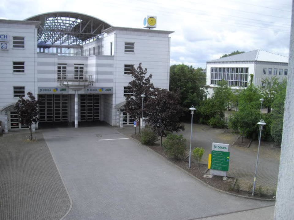 Außenansicht B&B Hotel Hannover-Lahe