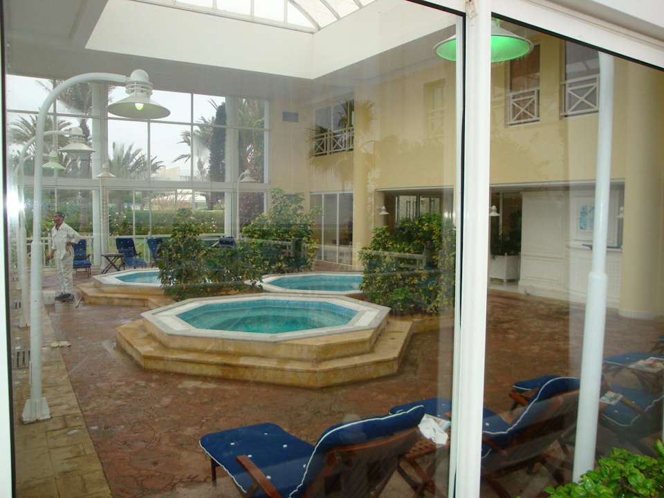 Wirlpools im Wellnessbereich Dunes D'or Ocean Club