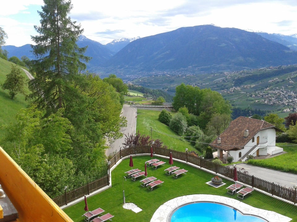 Ausblick auf den Hotelpool Hotel Fürstenhof