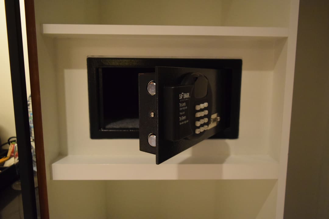 Zimmer The WB Abu Dhabi, Curio Collection By Hilton