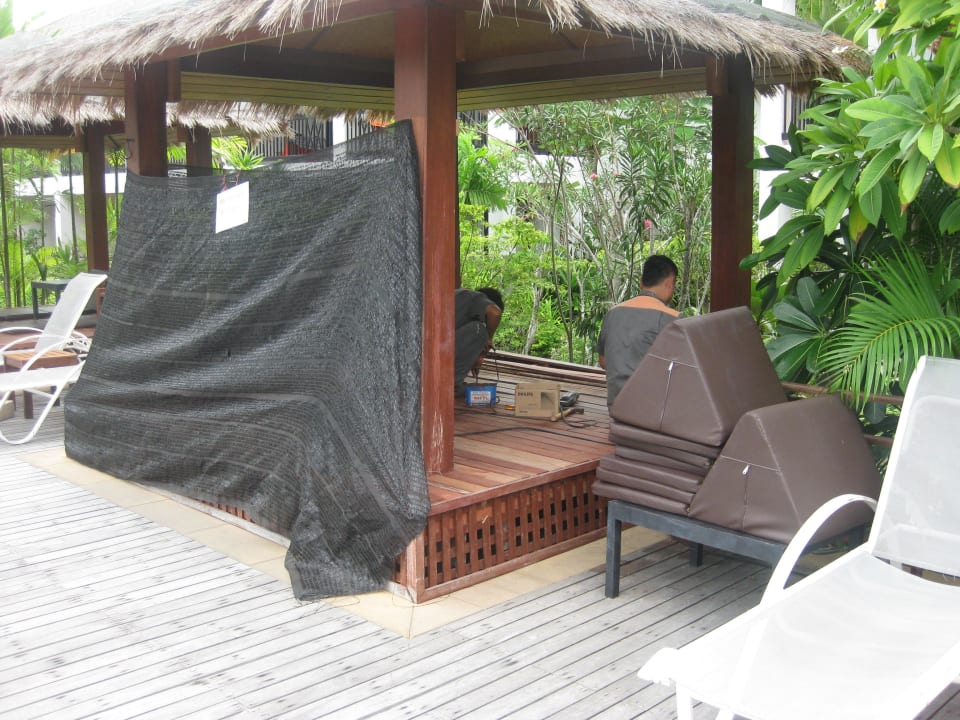 Bauarbeiten am Pool Bandara Spa Resort & Pool Villas, Samui