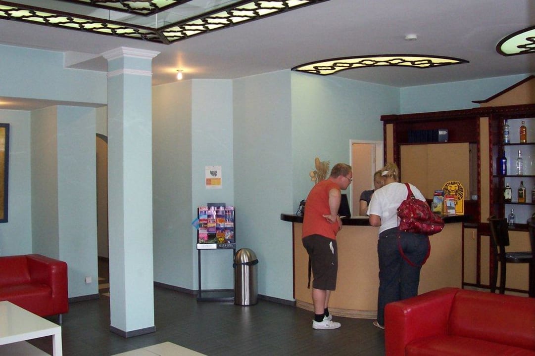 Rezeption und Lobby Hotel Budapester Hof