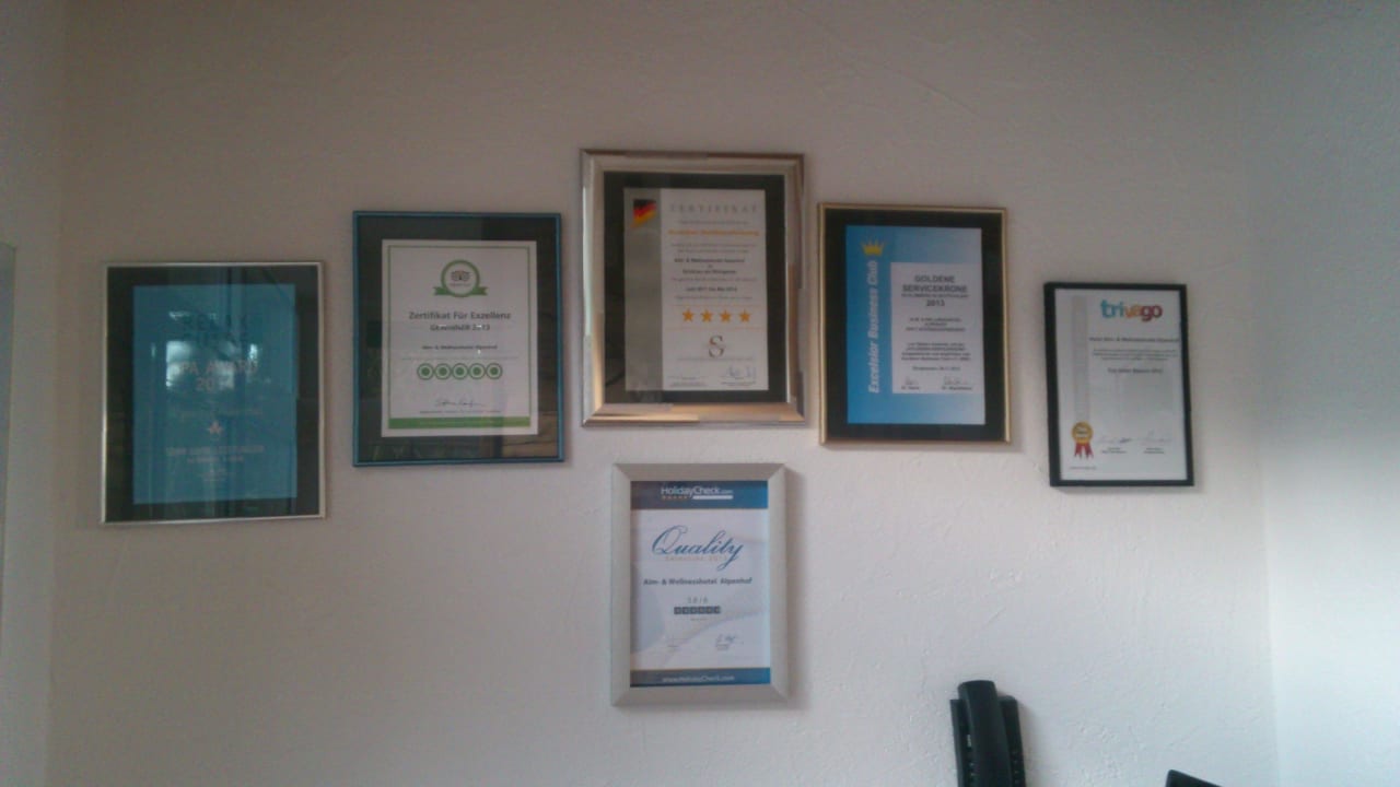 Auszeichnungen Alm- & Wellnesshotel Alpenhof