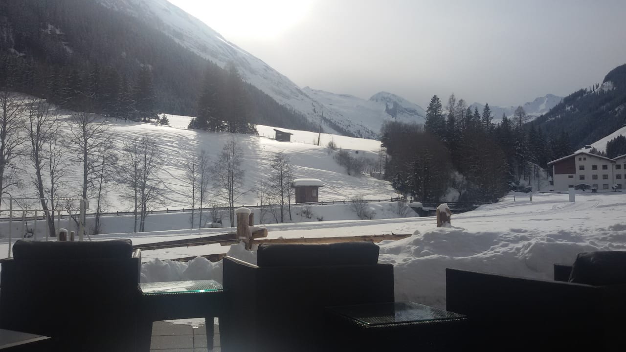 Auf der Terrasse Hotel Eden