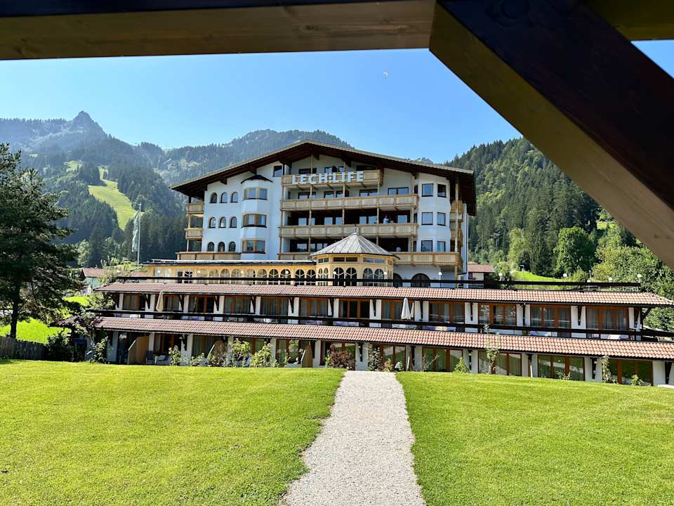 Außenansicht LechLife Travelhouse Apartments