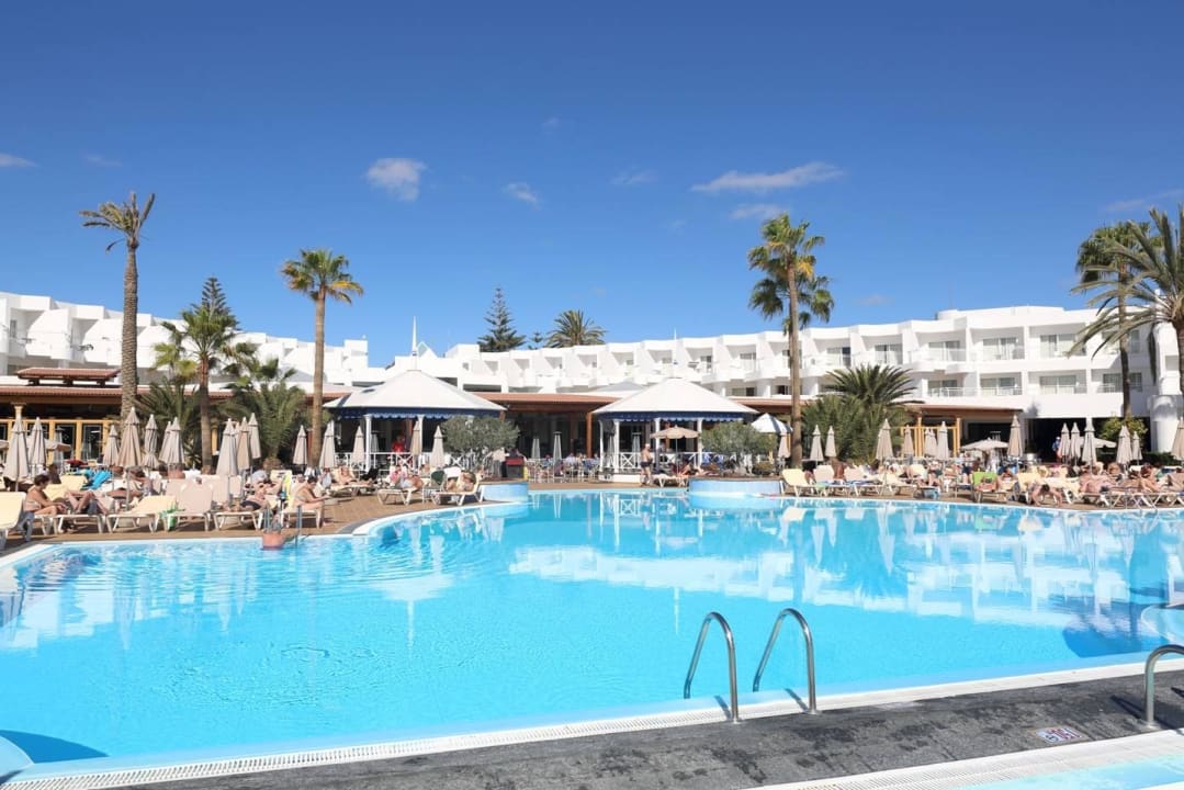 (Haupt)Pool  Hotel Riu Paraiso Lanzarote