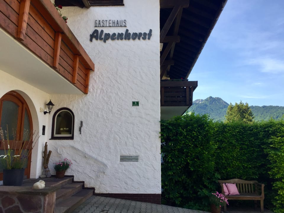 Außenansicht Gästehaus Alpenhorst