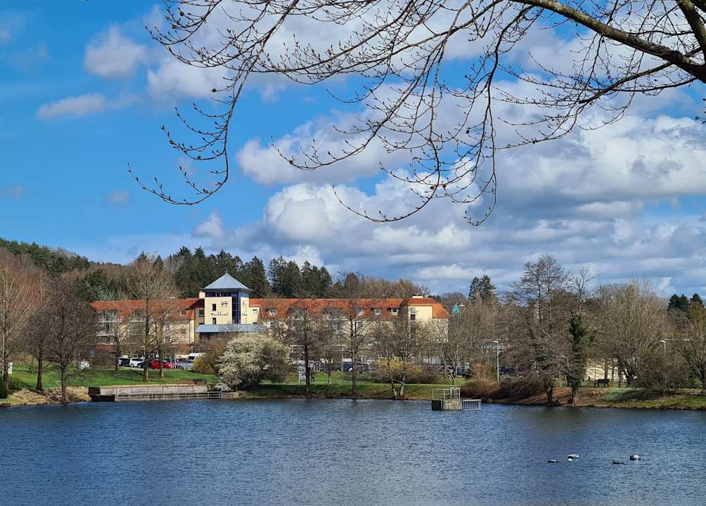 Außenansicht Parkhotel Weiskirchen