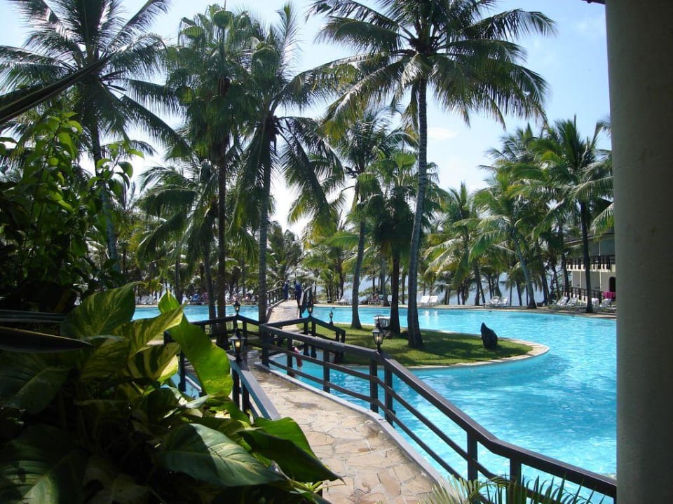 Poolanlage PrideInn Flamingo Beach Resort & Spa