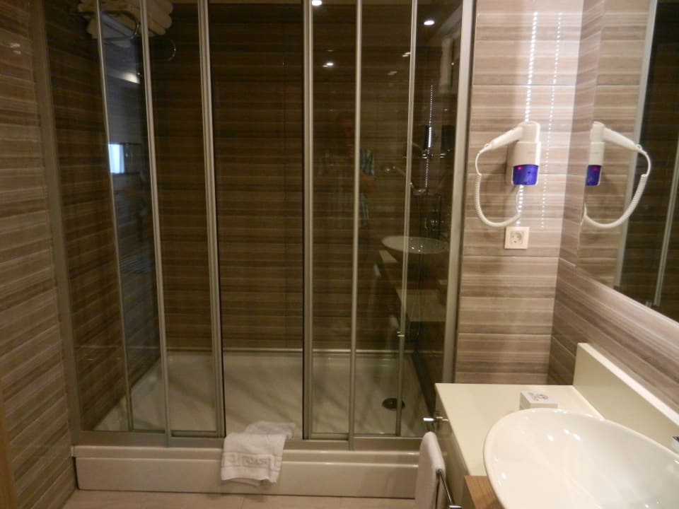 Riesige Dusche Hotel Delphin Imperial