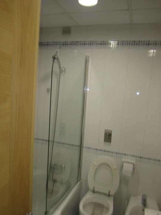 Das Badezimmer Cavalieri Art Hotel