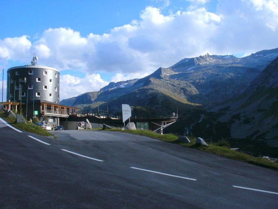 Zufahrt zum Hotel Berghotel Malta