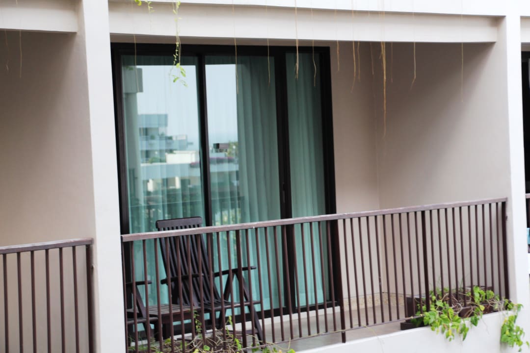 Blick auf den Balkon Hotel Tara Mantra Cha Am