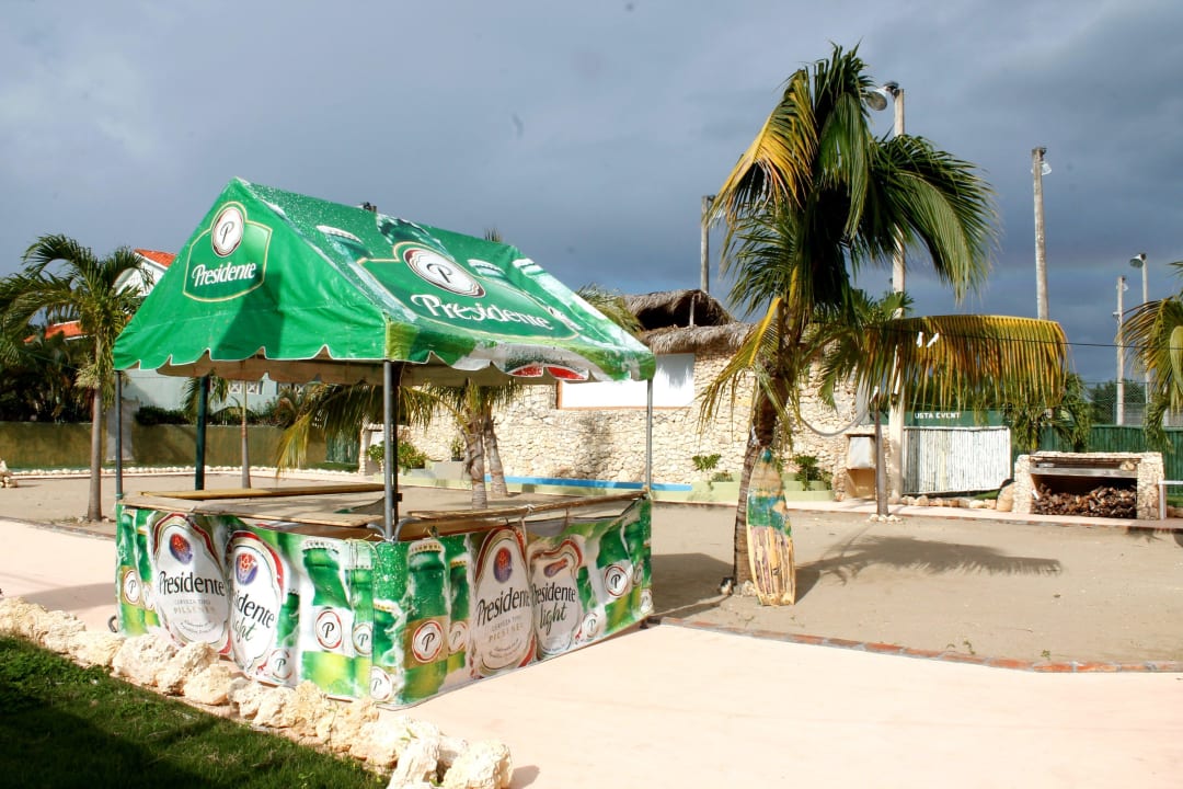 Regelmäßiges BBQ für unsere Gäste Hotel Playa Chiquita