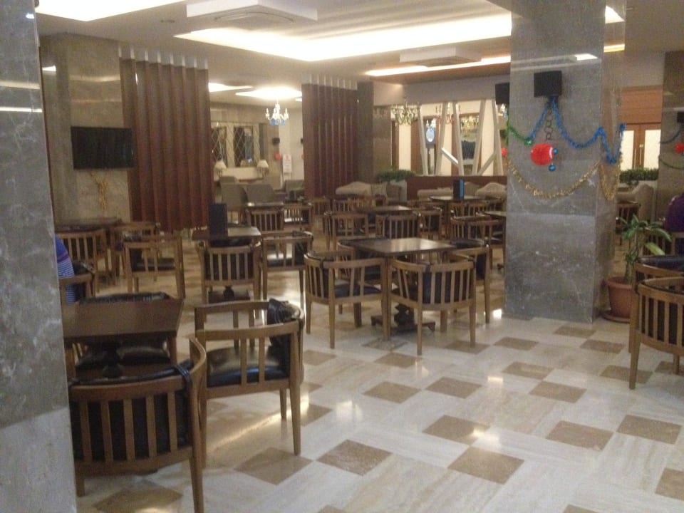 Blick in die Compassbar Adalya Ocean Deluxe