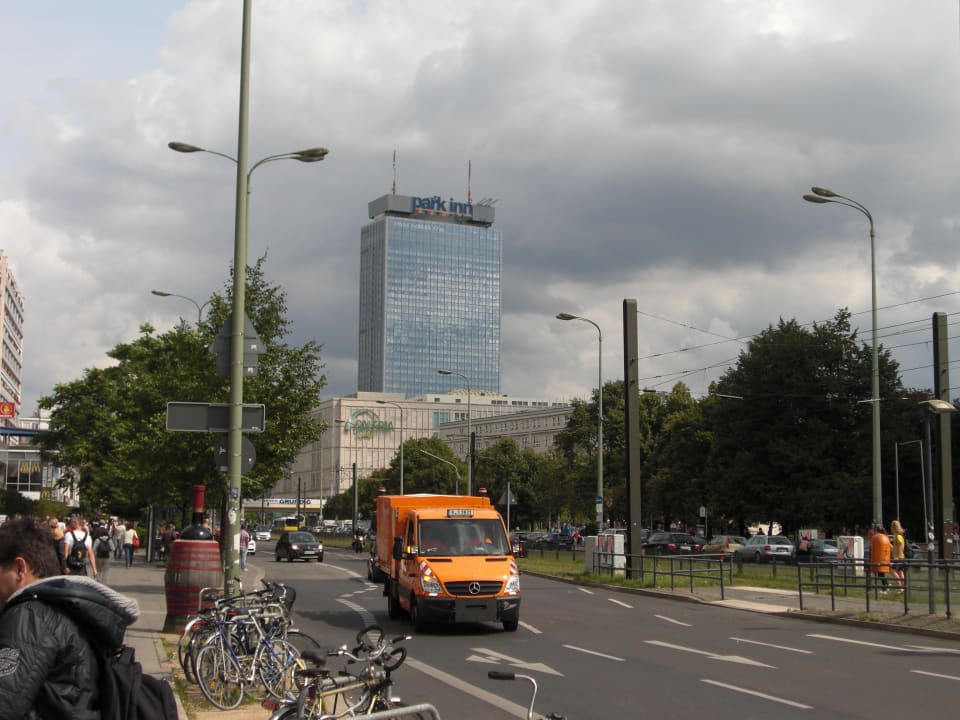 Hotel aus der Ferne Park Inn by Radisson Berlin Alexanderplatz