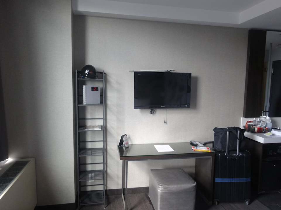 Schreibtisch und Fernsehen Z Hotel NYC