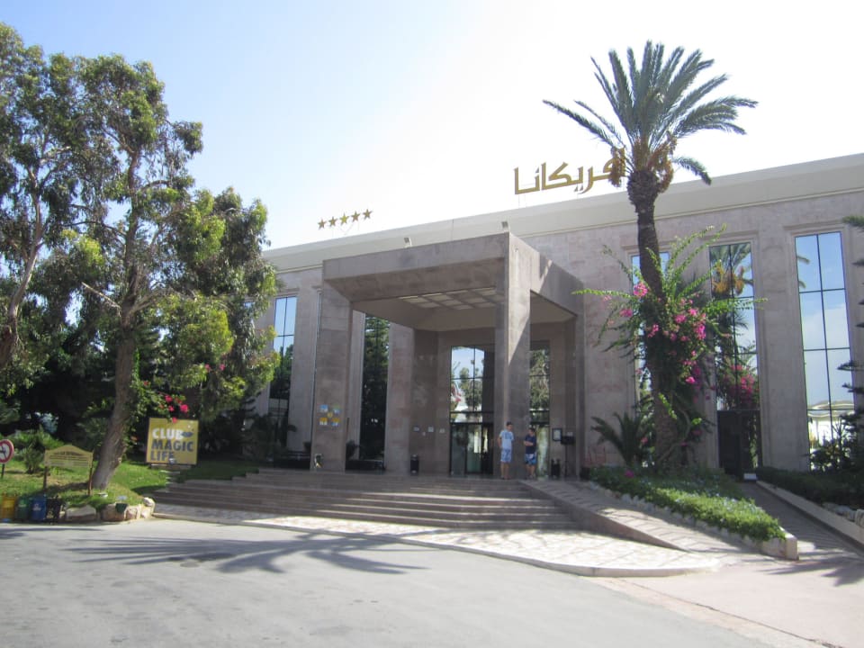 Hotel Zufahrt  TUI MAGIC LIFE Africana