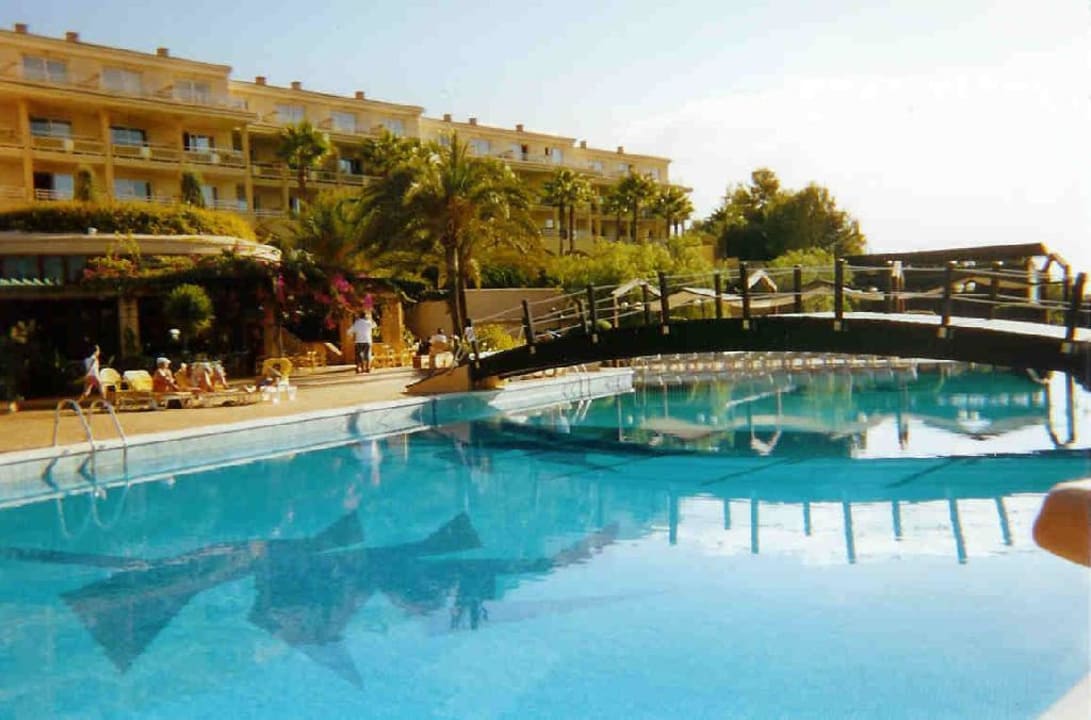 Pool und Wohnungen Insotel Club Cala Mandia