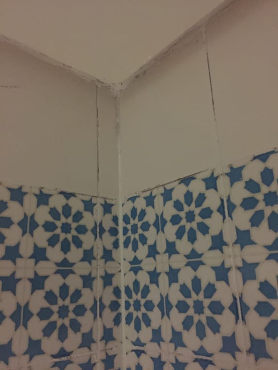 Zimmer Dar Khayam
