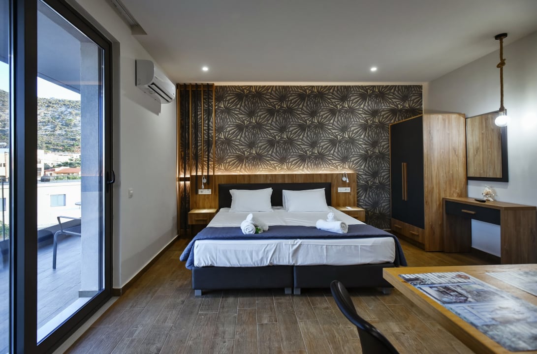 Zimmer Del Mar 'Adults Only'