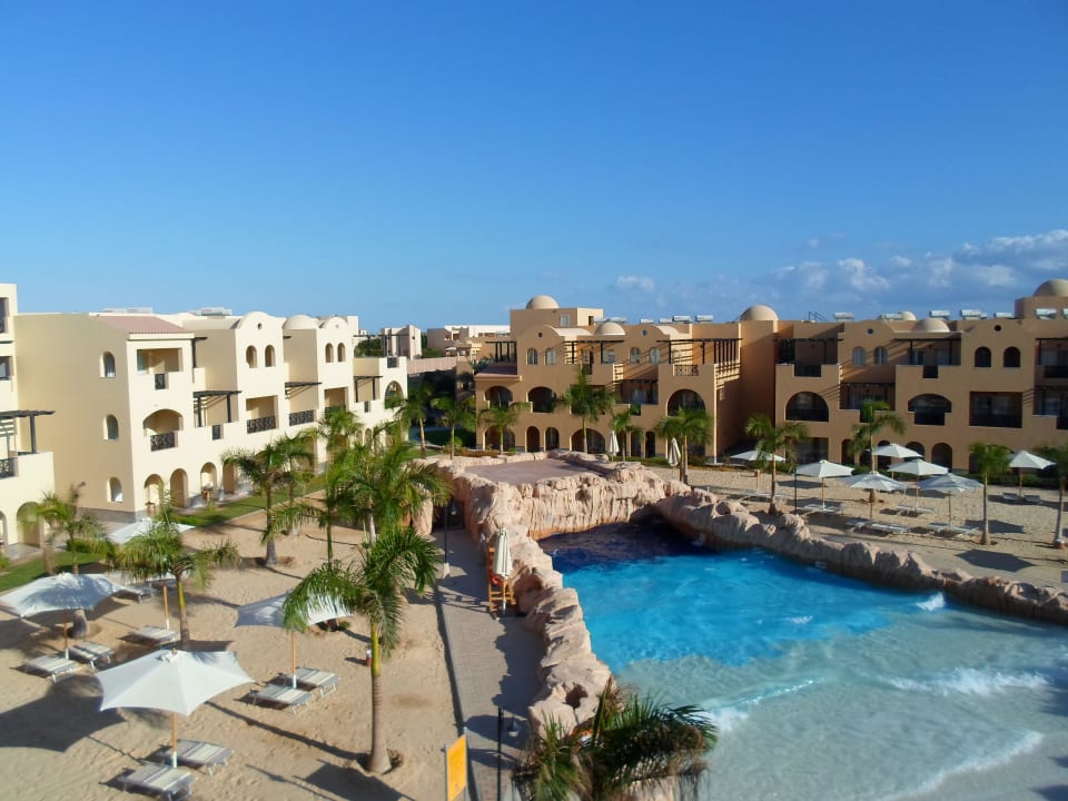 Бассейн с искусственной волной Stella Garden Resort & Spa, Makadi Bay