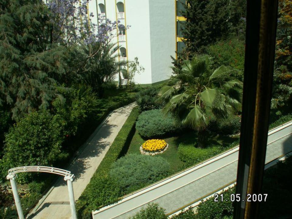 Widok z windy od strony recepcji Botanik Hotel & Resort