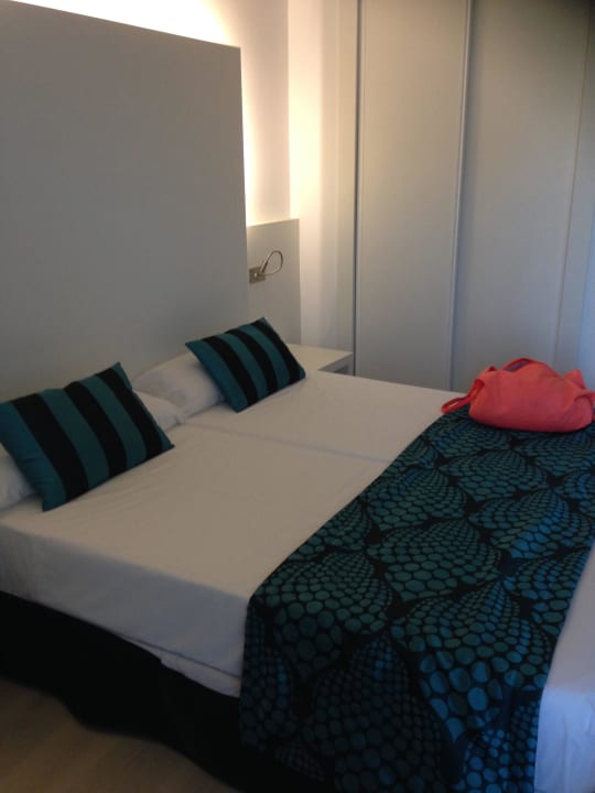 Modernes Zimmer BG Hotel Caballero