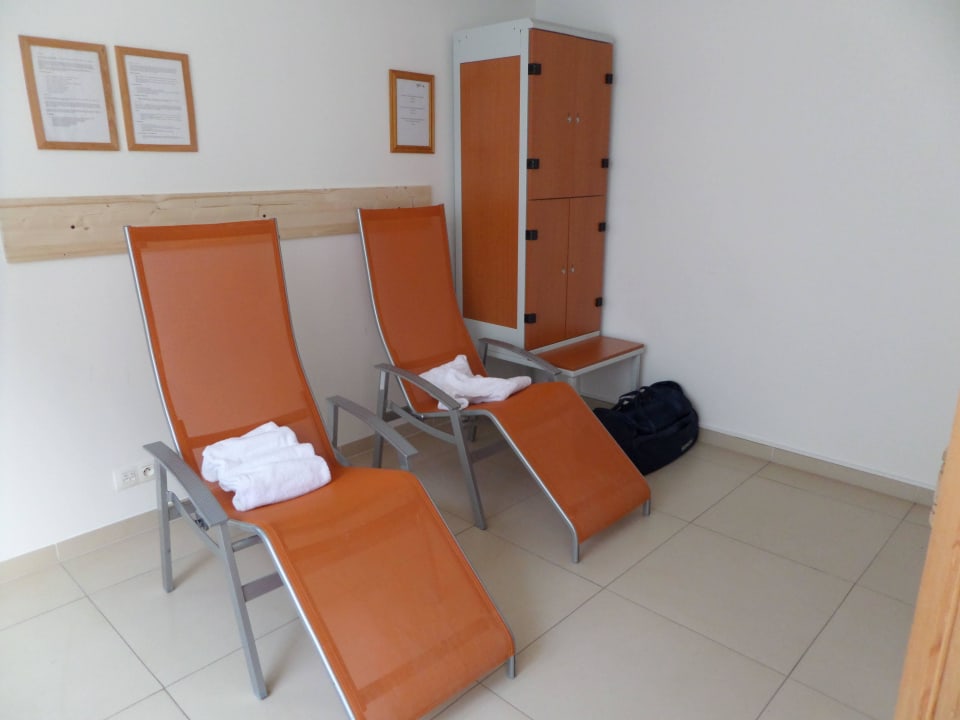 2 Liegen innen AC Hotel by Marriott Bratislava Old Town