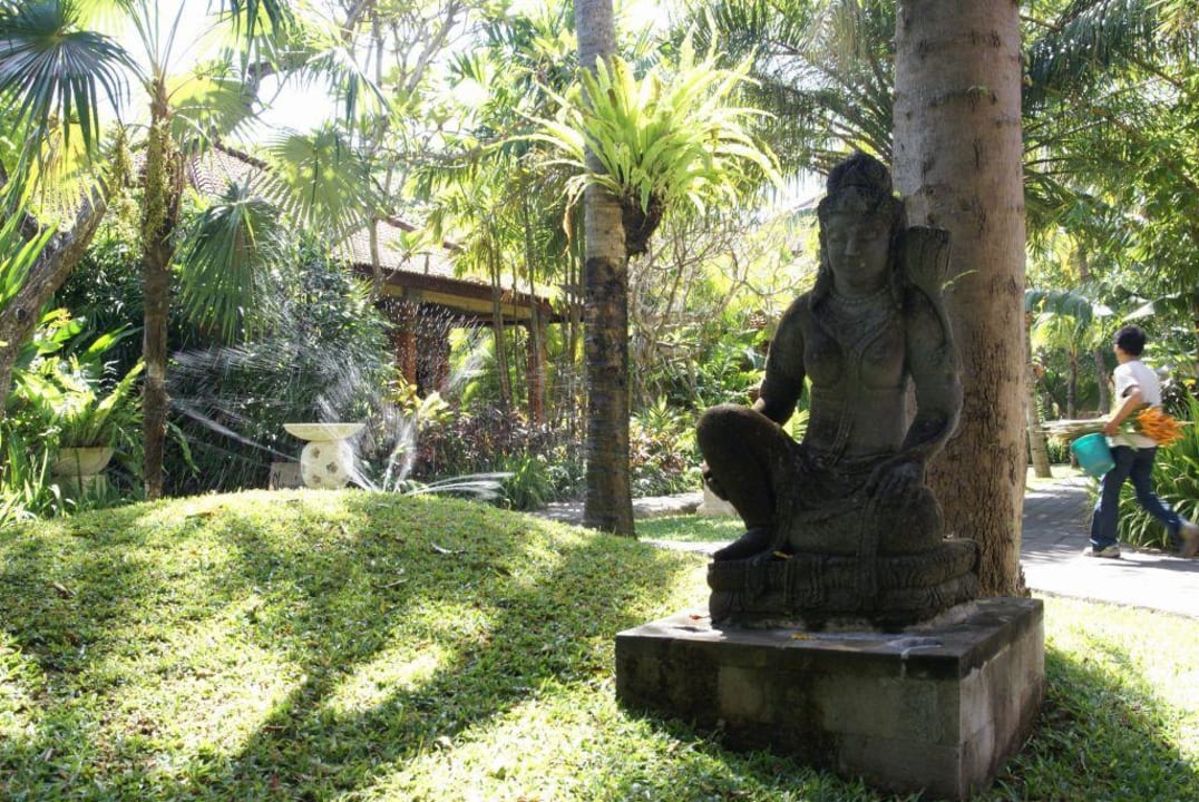 Skulptur Puri Santrian