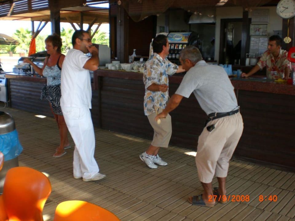 Löffeltanz am frühen Morgen! Hane Family Resort