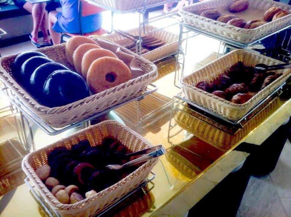 Buffet desayuno - Bollería Hotel Gold by Marina