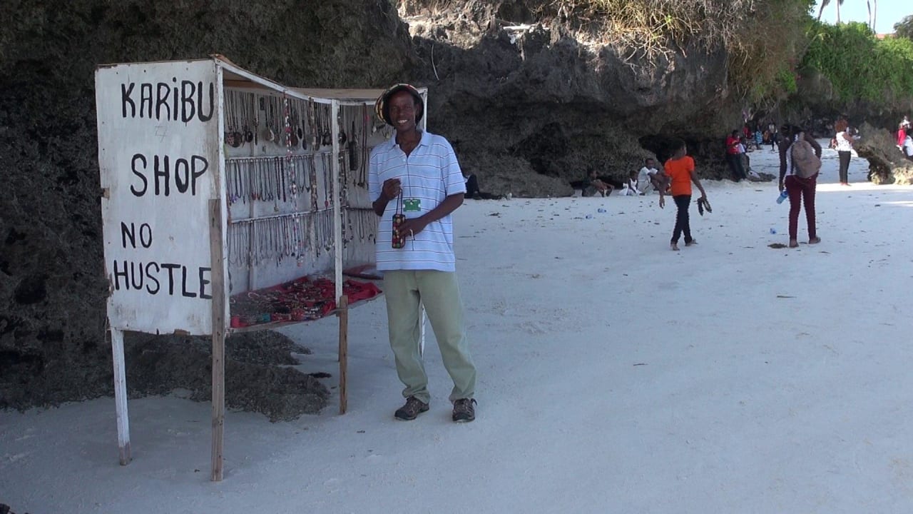 Schmuckhändler Bahari Beach Hotel