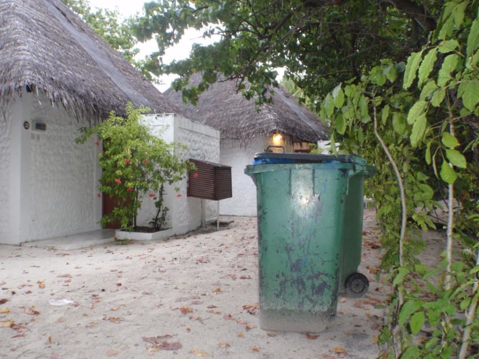 The beach villas Angaga Island Resort