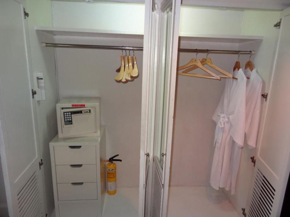 Schrank Bangkok Marriott Marquis Queen's Park