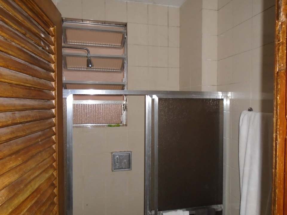 Bad im Standardzimmer zum Innenhof Hotel Inglês