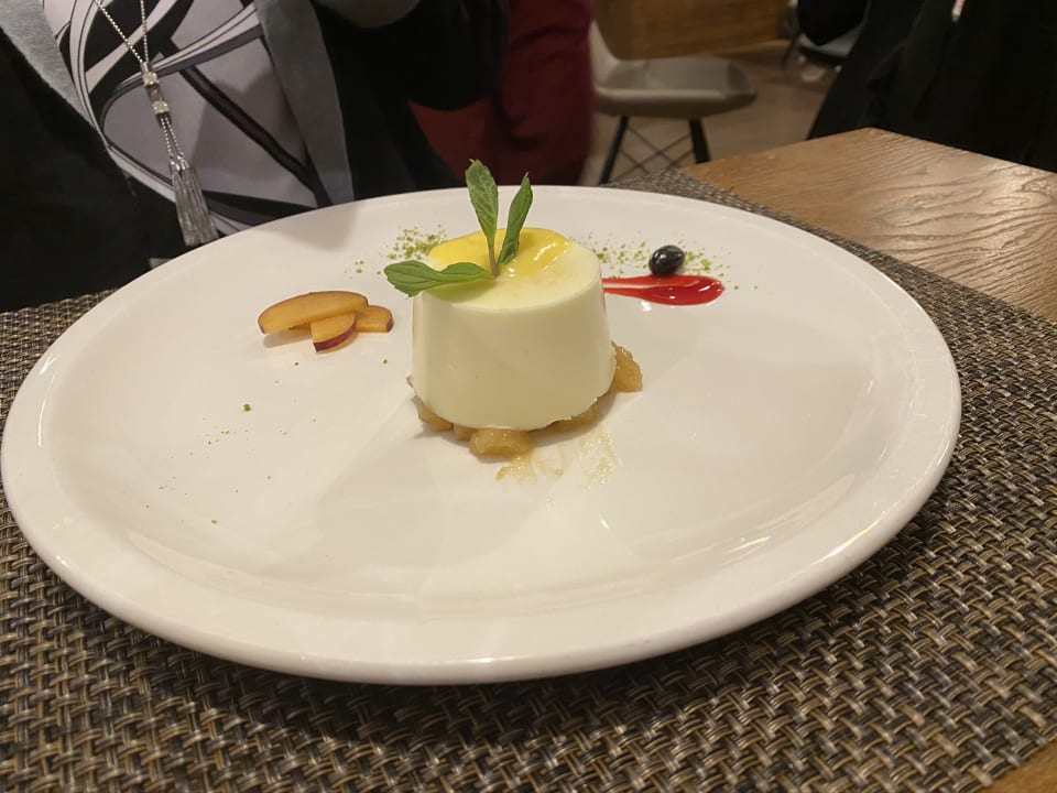 Gastro Acanthus Cennet Barut Collection