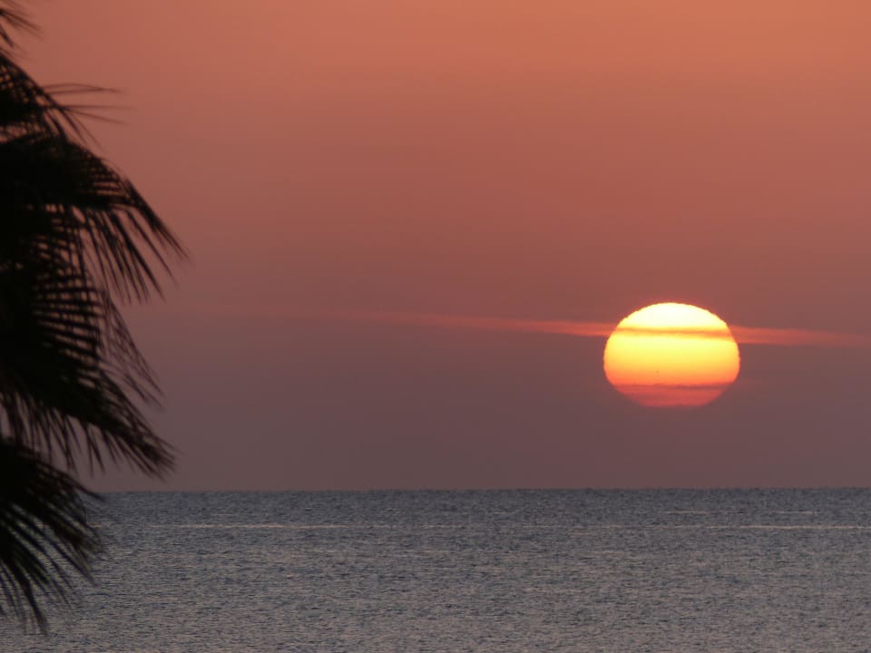 Sonnenaufgang  Mövenpick Resort El Quseir
