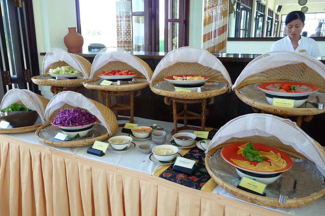 Reiche Auswahl an unterschiedlichsten Speisen Allezboo Beach Resort & Spa