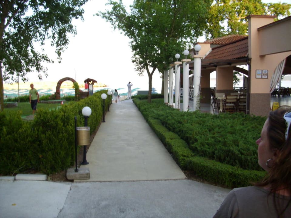 Weg zum Strand Hotel Duni Royal Belleville