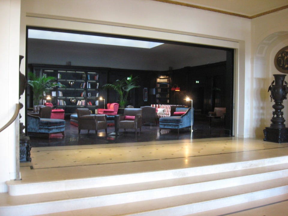 The Library Hotel Savoia Excelsior