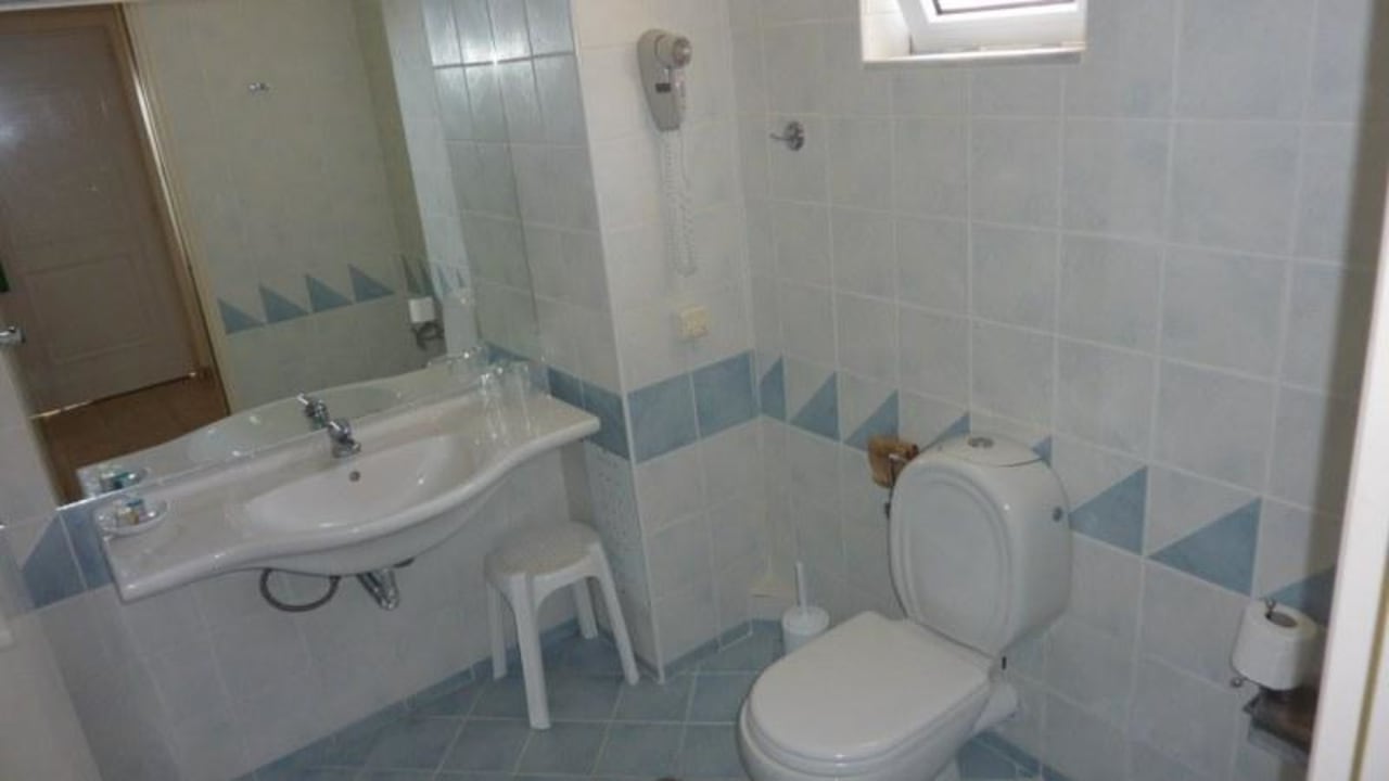 Bad Zimmer 1421 Grand Hotel Holiday Resort