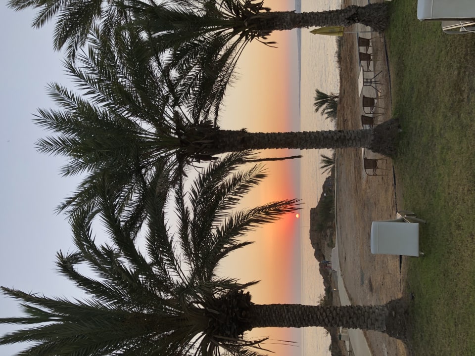 Außenansicht Queen's Bay Hotel