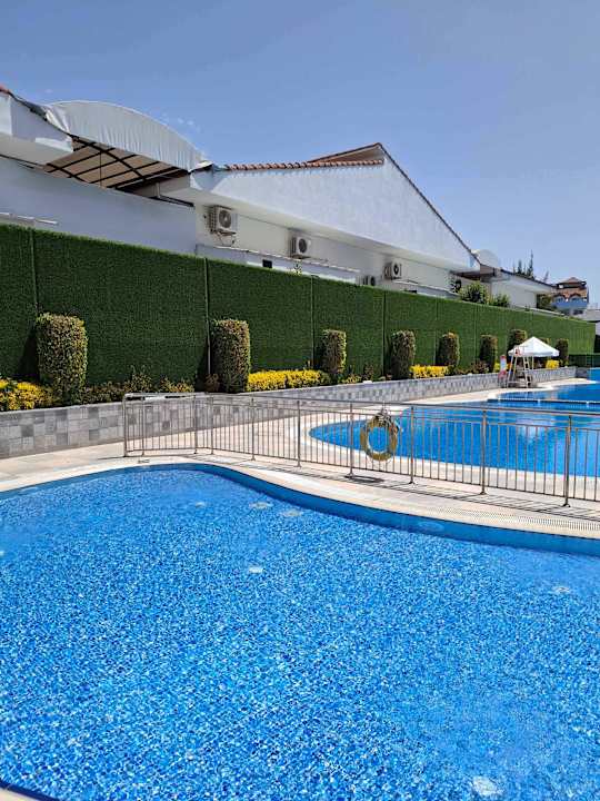 Pool Grand Seker Hotel