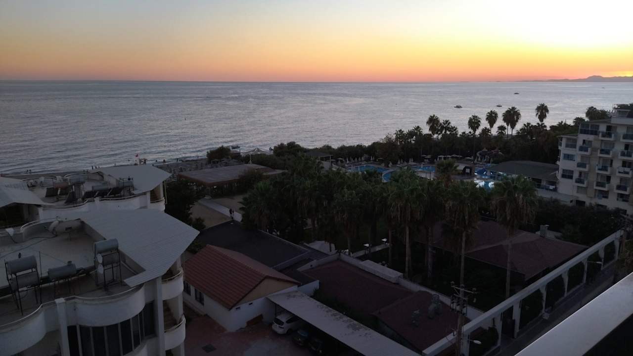 Ausblick Hotel Royal Garden Beach